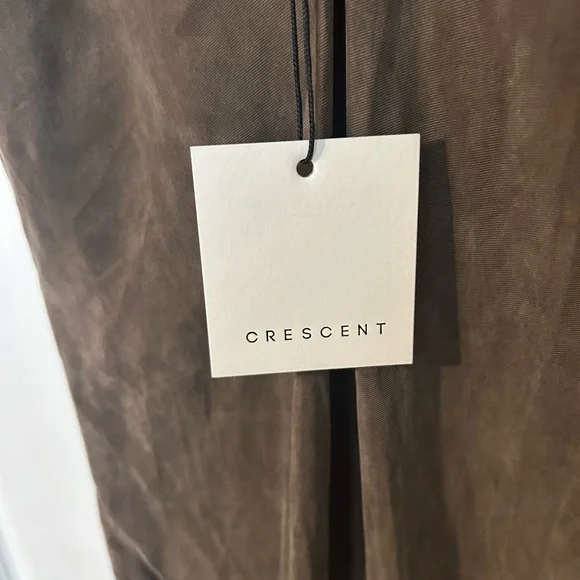 Crescent NWT Chocolate Brown Ruched V Neck Midi Dress. Medium - Picture 6 of 8